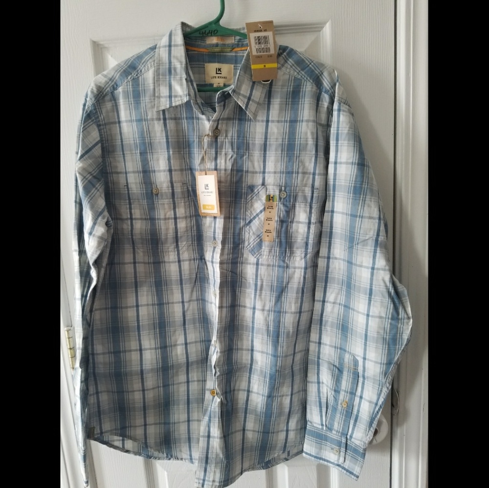 Men's medium long-sleeve button-up shirt